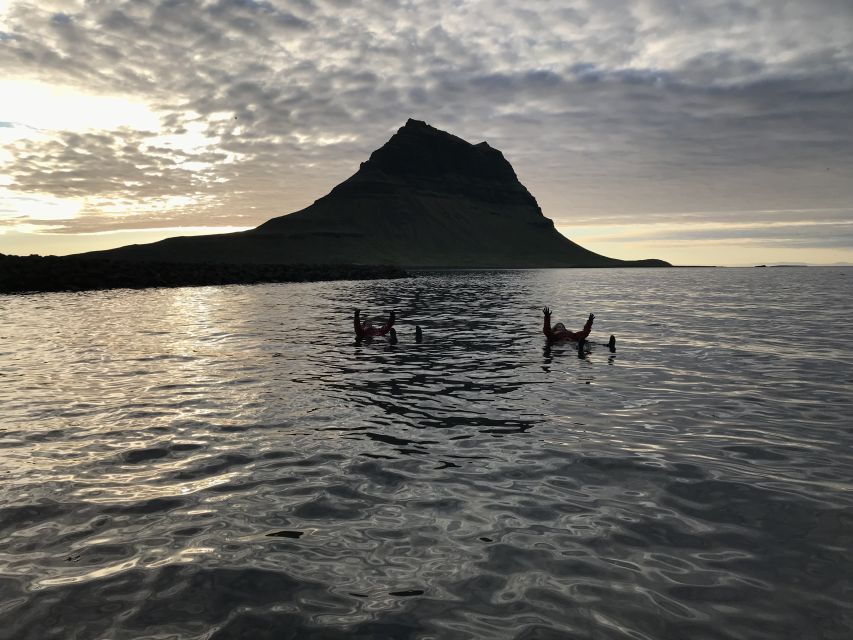 Grundarfjörður: Midnight Sun Kayaking Adventure - Warming up after: hot drink, cold water comfort, and what to wear