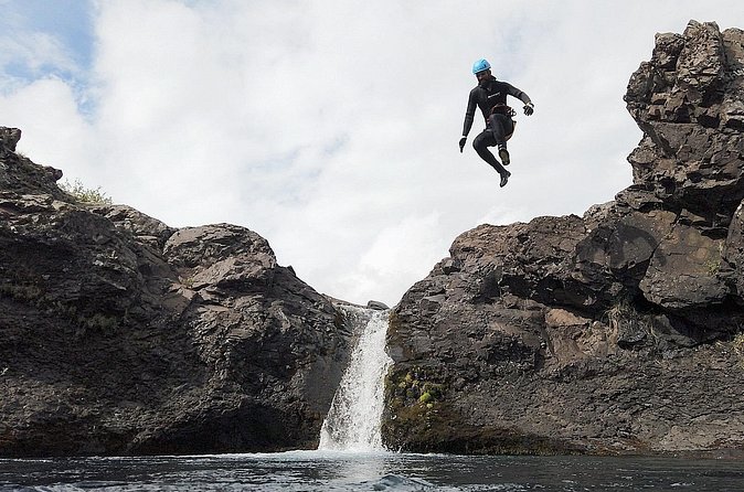 Half-day Canyoning under Vatnajökull - Staying Warm: 5mm Wetsuits and Actual Cold-Weather Design