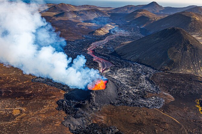Helicopter Tour Over Iceland’s Reykjanes Volcano Eruption Site - Live Eruption vs Quiet Volcano: How to Manage Expectations