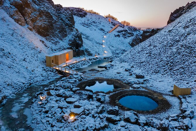Husafell Canyon Baths Tour - Entering Húsafell Canyon Baths from the real Icelandic Highlands
