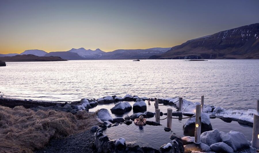 Hvammsvik Hot Springs: Admission Package - How long should you stay: 1.5 hours versus a full soak day