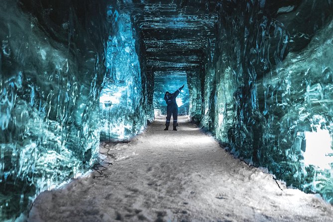 Ice Cave and Snowmobile Tour from Gullfoss - From Gullfoss Café to the highlands by Super Truck