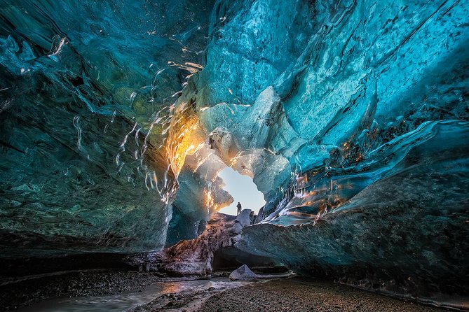 Ice Cave Tour in the National Park of Vatnajökull - Crowds, Photo Packages, and How to Make Your Time Count