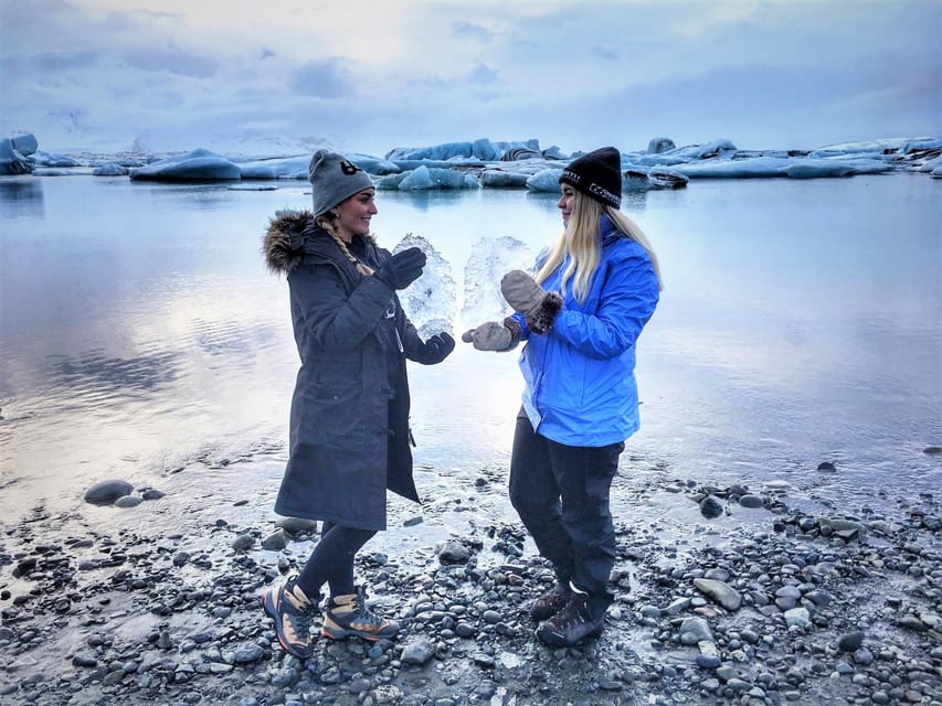 Iceland 3-Day Tour Golden Circle, Glacier Lagoon, & Ice Cave - What to Bring for Cold Days, Ice Steps, and Quick Changes