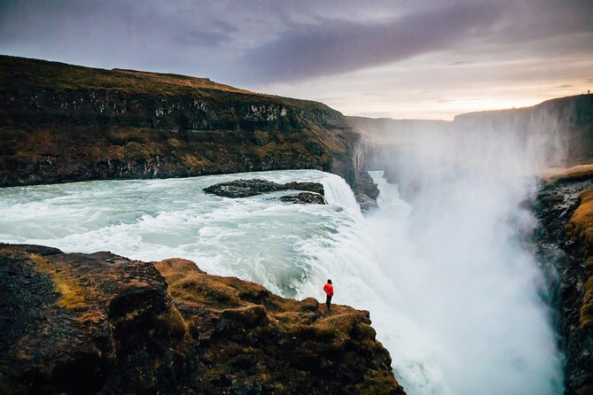 Iceland´s Golden Circle Minibus daytour - Gullfoss Waterfall: the photo magnet with real thunder