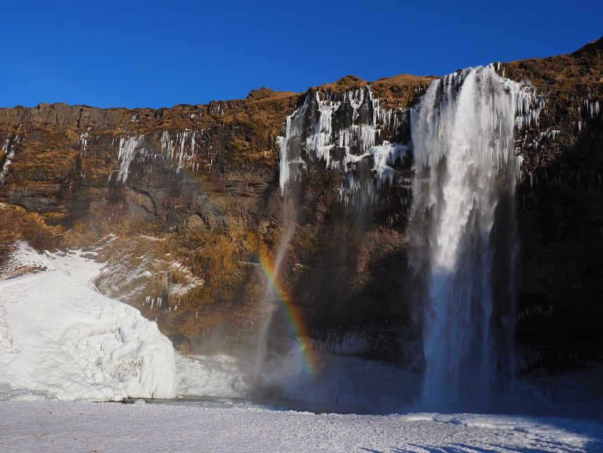 Iceland: South Coast and Northern Lights Tour - Northern Lights hunt, how the tour tries to stack the odds
