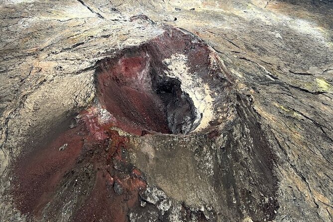 Iceland Volcanic Eruption Area Helicopter Tour from Reykjavík - Reykjanes Peninsula: flying over Iceland’s active volcanic engine