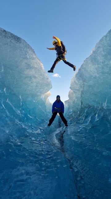 Jökulsárlón: Blue Ice Cave Tour and Glacier Walk - First steps at Jökulsárlón Glacier Lagoon