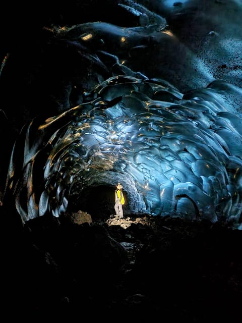 Jökulsárlón: Blue Ice Cave Tour and Glacier Walk - Extra caves and smart route changes with your guide