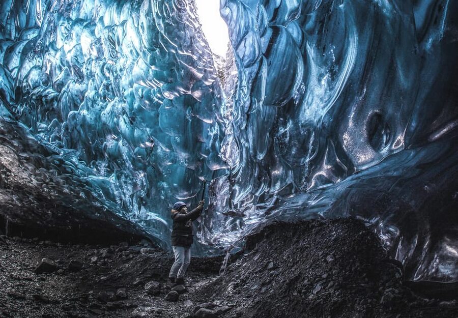 Jökulsárlón: Crystal Ice Cave Super Jeep Tour - Ice color, light, and why your cave may be bluer or whiter