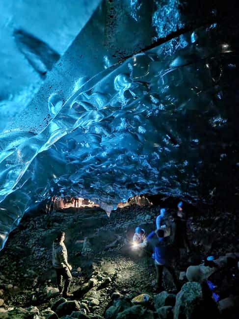Jökulsárlón Ice Cave Tour - Inside Vatnajökull glacier - Inside the ice cave: your 45-minute window for photos and science