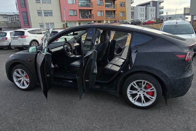 Keflavik Airport: One-way Private Transfer to/from Reykjavik - Price and Value for $192.23 per Group: When Private Makes Sense