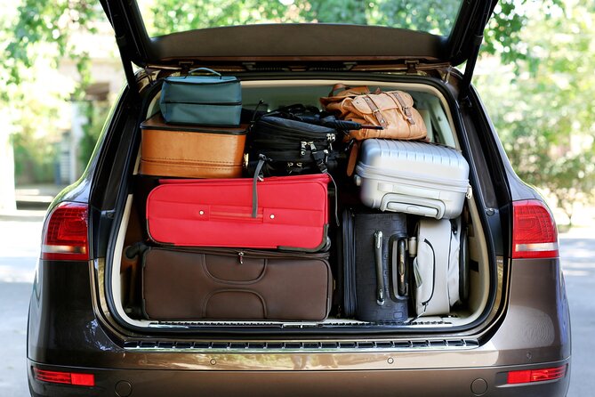 Keflavik Airport Private Transfer To/From Reykjavik cruise Ports - Should You Book It?