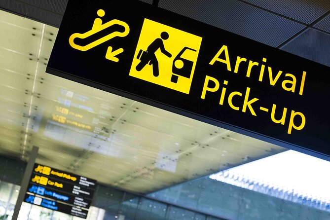 Keflavik Airport: Private Transfer To/From Reykjavik - upto 8 PAX - Inside the vehicle: comfort that makes a short ride feel longer