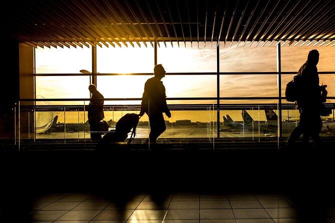 Keflavik Airport: Private Transfer To/From Reykjavik - upto 8 PAX - Price and value: when this transfer is worth it