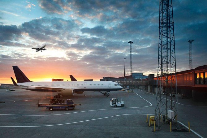 Keflavik To Reykjavik Private Luxury Airport Transfer - From Keflavik to Reykjavik in one smooth move