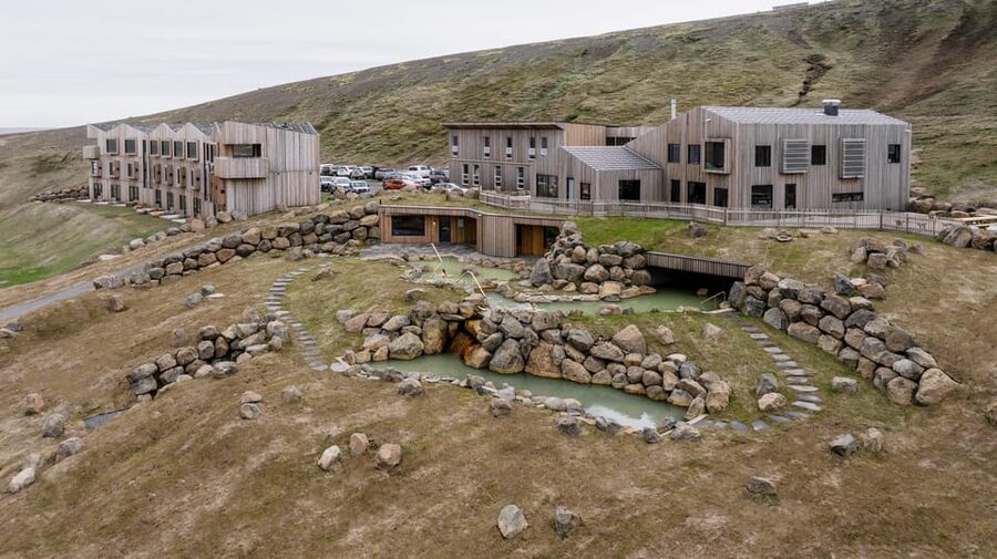 Kerlingarfjöll: Highland Baths Admission - Highland Baths at Kerlingarfjöll, what makes the setting special