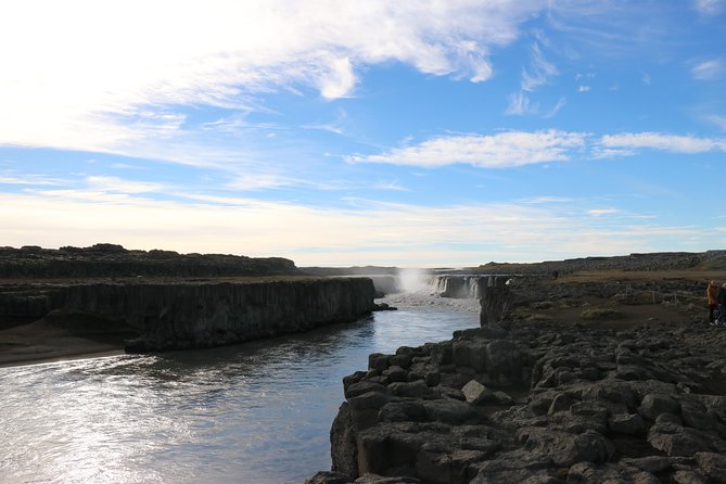 Lake Mývatn and Powerful Dettifoss Day Tour from Akureyri - Námaskarð Hot Mud Pits: Námafjall Hverir and the Steam-and-Stone Factor