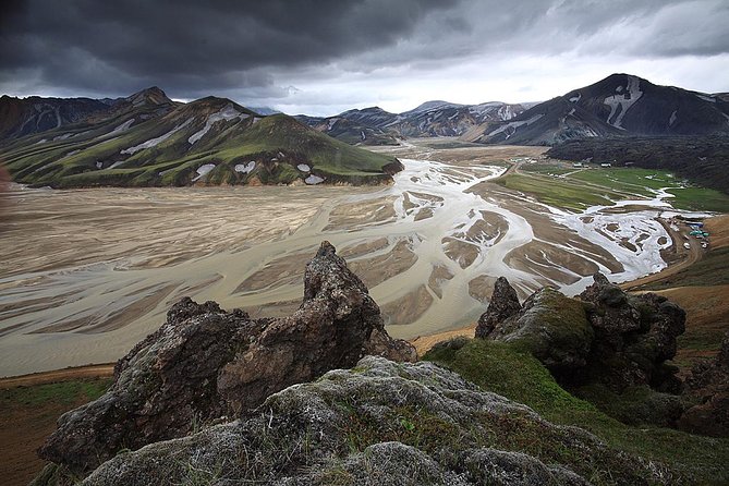 Landmannalaugar by Super Jeep from Reykjavik - Hnausapollur and Frostastaðavatn: Blue Crater Water vs Black Lava