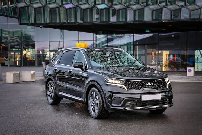 Luxury Private Transfer from Reykjavik to Keflavik Airport - The Drive: Comfort, Clean Cars, And Reassuring Safety