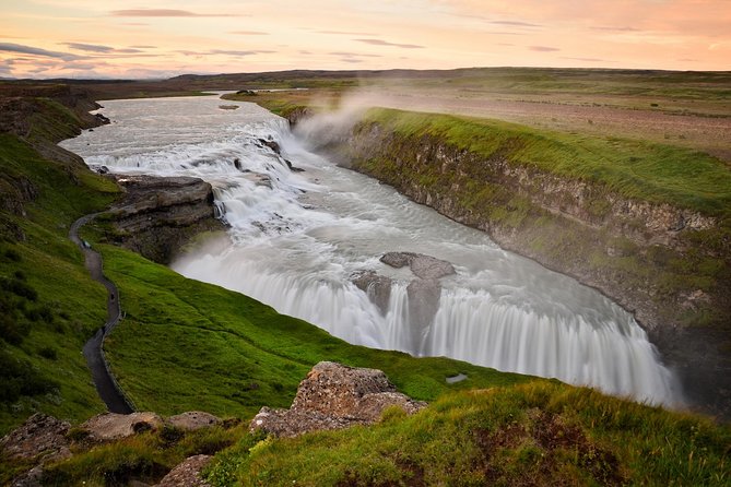 Midnight Sun Golden Circle Small-Group Tour from Reykjavik - Hotel Pickup in Reykjavik: Easy When It Works, Slightly Awkward If It Does Not