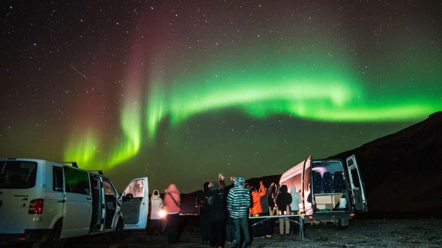 Northern Lights: 4x4 Adventure with Treats, Photos & Cocoa - Key Things You’ll Actually Notice
