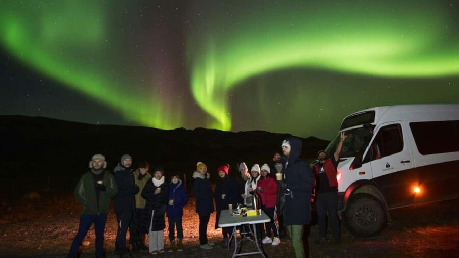 Northern Lights: 4x4 Adventure with Treats, Photos & Cocoa - The Aurora Hunt Plan: How Guides Improve Your Chances