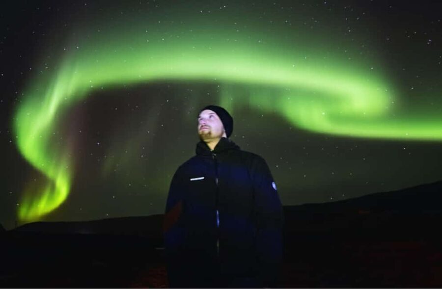 Northern Lights: 4x4 Adventure with Treats, Photos & Cocoa - Hot Cocoa, Icelandic Pastries, and Hand Warmers: More Than a Nice Touch