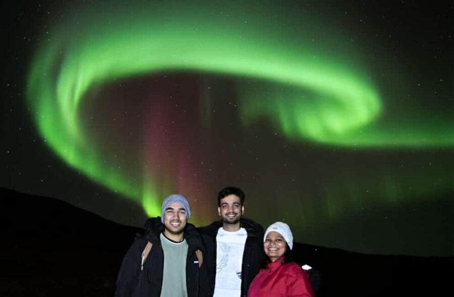 Northern Lights: 4x4 Adventure with Treats, Photos & Cocoa - Reykjavik Pickup and the Evening Flow: What a 4-Hour Night Feels Like