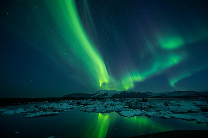Northern Lights Guided Bus Tour from Reykjavik - The Drive Out of Reykjavík: City Lights Fade, the Guide Turns On the Science