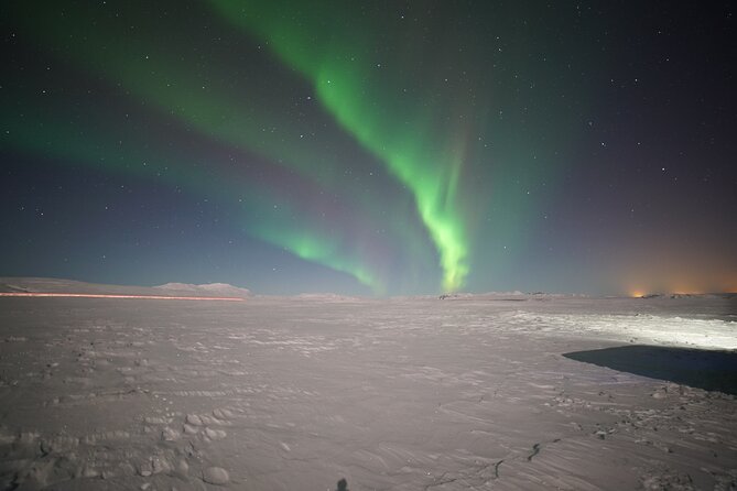 Northern Lights In luxury off-road SUV with Photos and Treats - Key reasons this Northern Lights night feels worth it