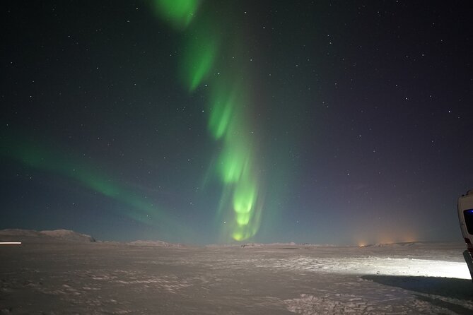 Northern Lights In luxury off-road SUV with Photos and Treats - The 9:00 pm start: what your evening rhythm looks like