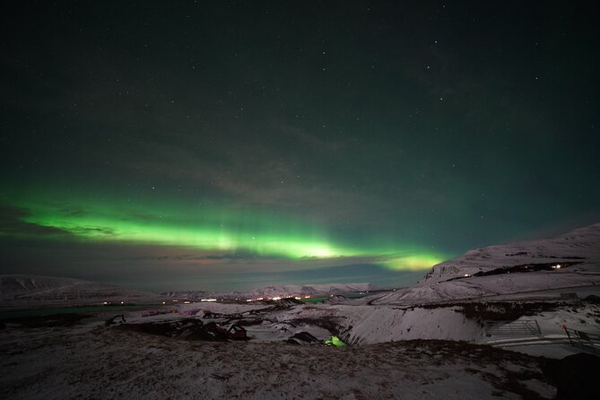 Northern Lights In luxury off-road SUV with Photos and Treats - How the SUV, the blankets, and the treats change the vibe