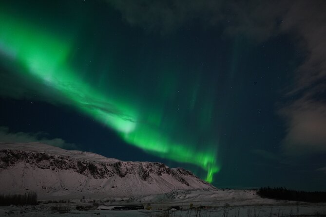 Northern Lights In luxury off-road SUV with Photos and Treats - Quick gear checklist for a 9:00 pm aurora night