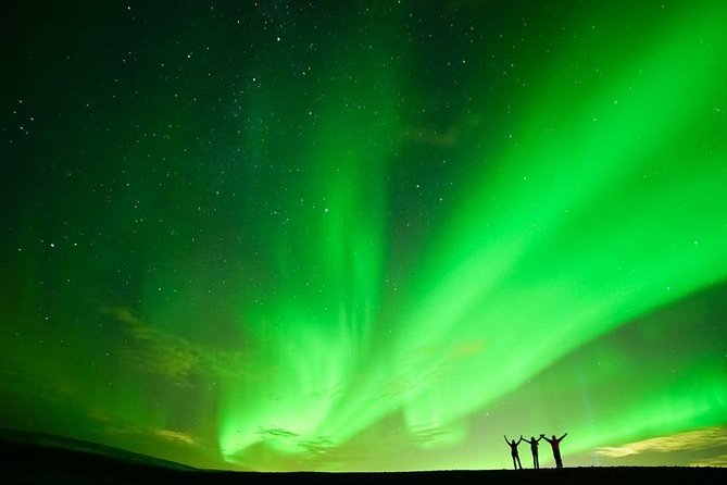 Northern Lights Minibus Tour with Hot Cocoa, Blankets & Photos - When You Finally Stop: What the Northern Lights Look Like