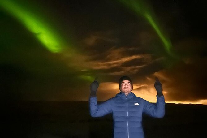 Northern Lights Private Guided Tour With Professional Photos - The Viewing Experience: Waiting Well With Hot Chocolate and Real Guidance
