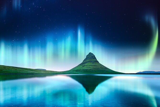 Northern Lights Small Group Tour from Reykjavik - Reykjavik at 9 pm: why timing and darkness matter