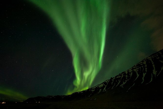 Northern Lights Small-Group Tour From Reykjavik with Hot Drink - Hotel Pickup and Small-Group Timing, What You Can Expect