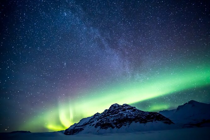 Northern Lights Small-Group Tour with Free Photos & Hot Chocolate - Hot chocolate, WiFi, and staying comfortable while you wait