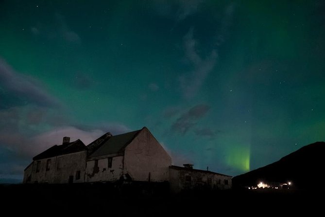 Northern Lights Small-Group Tour with Hot Chocolate & Photos - Who should book this tour, and who should reconsider