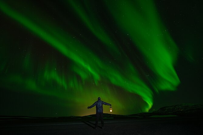 Northern Lights Tour with Photos, Snacks, Warm Snowsuits, Chairs - Chairs, warm jumpsuits, and how to avoid frostbite fatigue