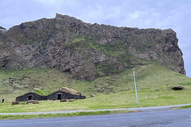 PRIVATE 2-Hours Tour - Westman Islands with a local in a BMW X5 - The best way to get a great day: set expectations before you get in the car