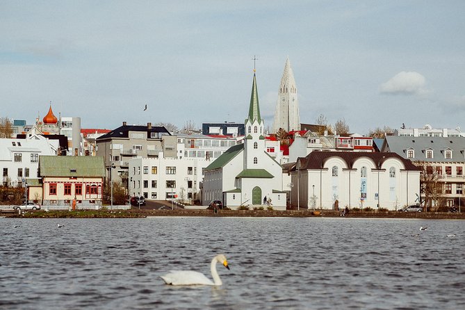 Private Airport Transfer from Keflavik airport to hotels in Reykjavik area - The ride itself: what a 45-minute transfer to Reykjavík really means