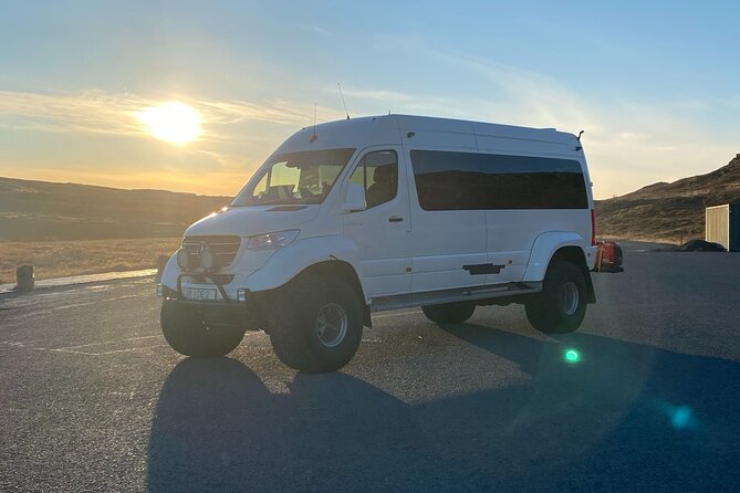 Private Golden circle and glacier super jeep tour from Reykjavik - Geysir and Strokkur: timing eruptions around a 25-meter splash