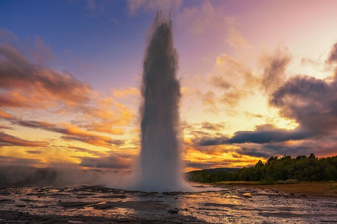 Private Golden Circle & Blue Lagoon tour - Kerid crater: A quick red-lava stop that adds color to the day