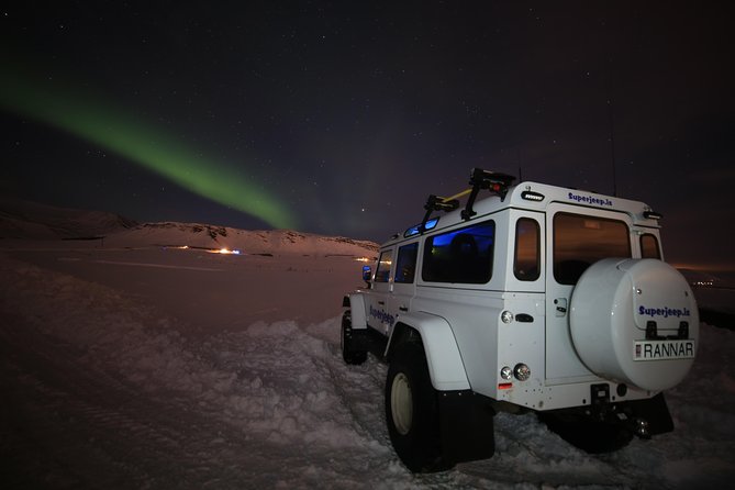 Private Guided Superjeep Northern Lights Hunt - The photo help: what “free photos” means you should expect