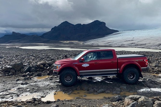Private Jeep with driver guide, Super JEEP - Gullfoss and geysers: timing matters more than hype