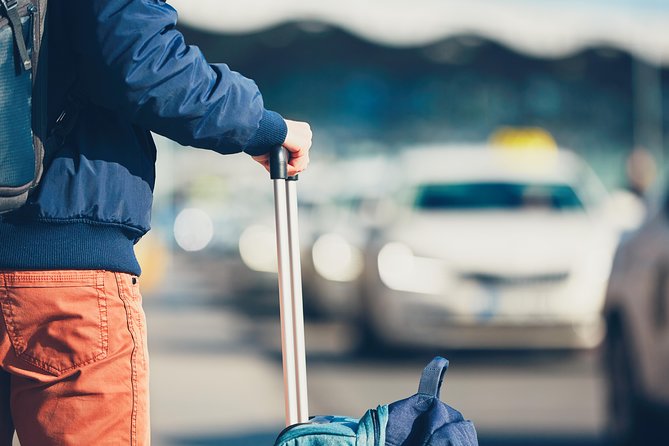 Private Keflavik Airport Transfer (One Way) - How pickup at KEF works in real life (and why it matters)