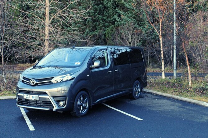 Private Keflavik Airport Transfer (Round trip) - When the one-hour ride is only part of the benefit
