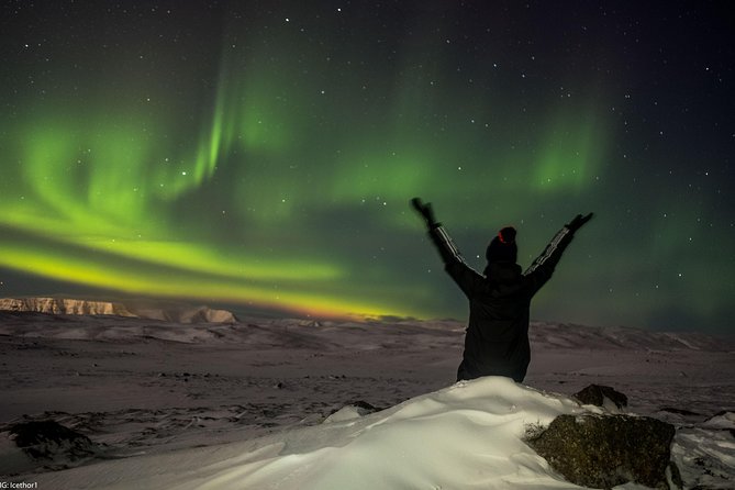 Private Northern lights with photographs - Finding the right spots: why this hunt is more than a ride